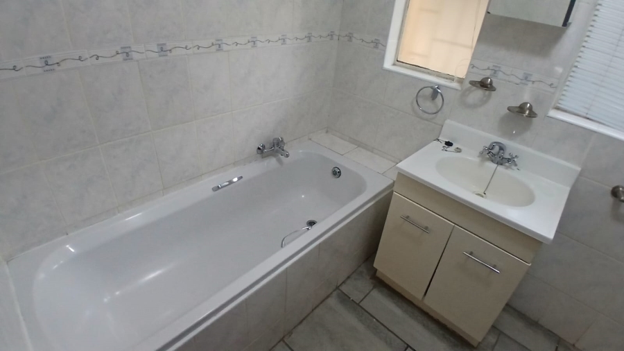 10 Bedroom Property for Sale in Brandwag Free State